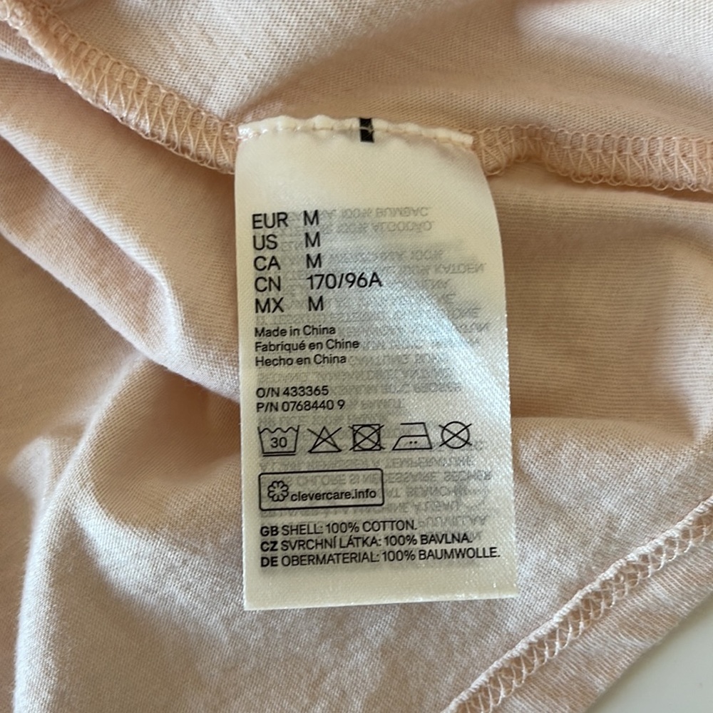 H&M TEE - Picture 5 of 5